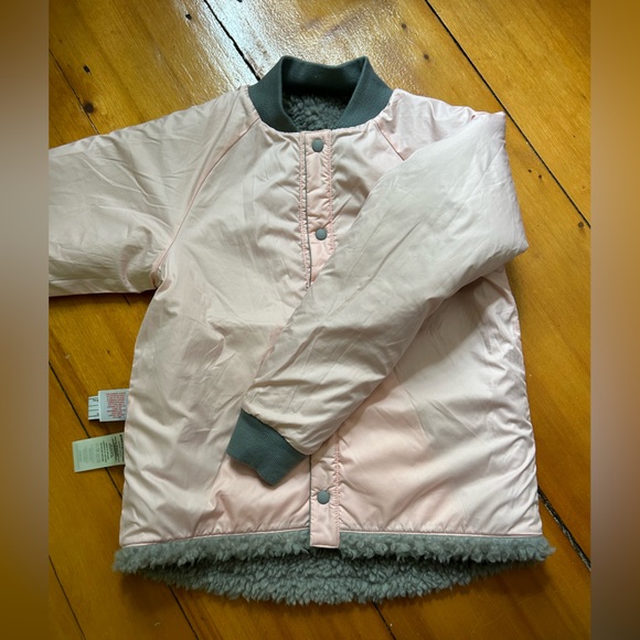Nearly new Patagonia girls shearling reversible bomber jacket .  M/10 ECU - Picture 6 of 6
